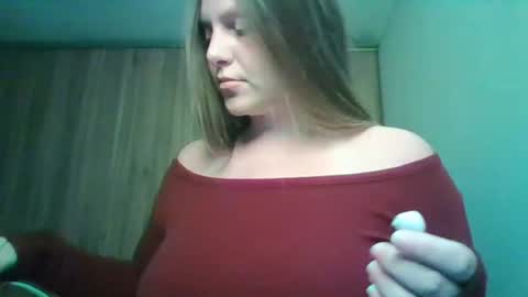 Snapshot of evasapples2026 chatting on May 2026 05:10:02 PM evasapples2026 online show from May 2026 05:10:02 PM