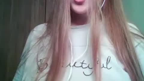 Snapshot of evasapples2026 chatting on June 2026 08:40:02 PM evasapples2026 online show from June 2026 08:40:02 PM