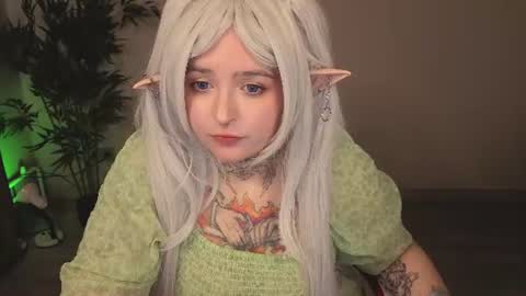 Snapshot of evathewitcher chatting on June 2026 09:33:01 AM EvaTheWitcher online show from June 2026 09:33:01 AM