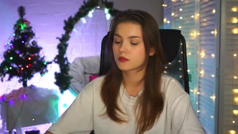 Snapshot of evathopson chatting on December 2024 03:26:01 PM Eva  next stream -  - 1600 UTC2000  online show from December 2024 03:26:01 PM