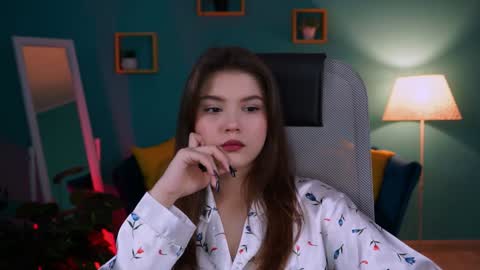 Snapshot of evathopson chatting on January 2025 12:00:01 PM Eva  next stream -  - 1600 UTC2000  online show from January 2025 12:00:01 PM