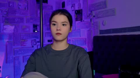 Snapshot of evathopson chatting on February 2025 12:05:02 PM Eva  next stream -  - 1600 UTC2000  online show from February 2025 12:05:02 PM