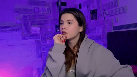 Snapshot of evathopson chatting on February 2025 12:05:02 PM Eva  next stream -  - 1600 UTC2000  online show from February 2025 12:05:02 PM