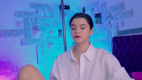 Snapshot of evathopson chatting on February 2025 08:55:01 AM Eva  next stream -  - 1600 UTC2000  online show from February 2025 08:55:01 AM