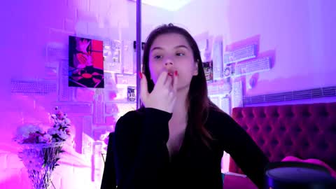 Snapshot of evathopson chatting on February 2025 06:48:02 PM Eva  next stream -  - 1600 UTC2000  online show from February 2025 06:48:02 PM