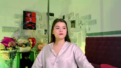 Snapshot of evathopson chatting on March 2025 11:27:01 AM Eva  next stream -  - 1600 UTC2000  online show from March 2025 11:27:01 AM