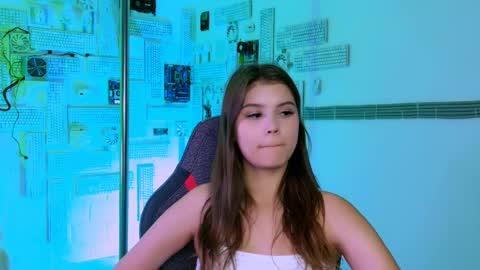 Snapshot of evathopson chatting on September 2025 11:04:01 AM Eva  next stream -  - 1600 UTC2000  online show from September 2025 11:04:01 AM