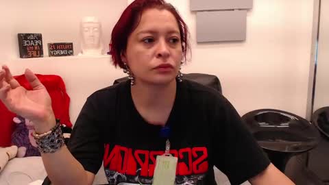 Snapshot of evatwiss chatting on May 2026 12:02:01 PM Eva Twiss online show from May 2026 12:02:01 PM