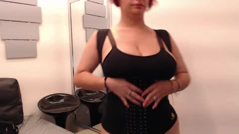 Snapshot of evatwiss chatting on May 2026 01:28:02 PM Eva Twiss online show from May 2026 01:28:02 PM