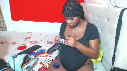Snapshot of evaxemma chatting on June 2026 02:04:01 PM Eva And Emmanuel online show from June 2026 02:04:01 PM