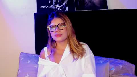 Snapshot of eve_collen chatting on November 2025 01:40:01 PM Eve collen online show from November 2025 01:40:01 PM