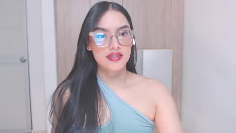 Snapshot of eve_rox18 chatting on June 2026 07:00:01 AM Eve Rox18 online show from June 2026 07:00:01 AM
