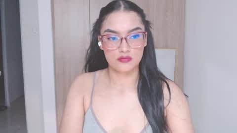 Snapshot of eve_rox18 chatting on June 2026 06:52:01 AM Eve Rox18 online show from June 2026 06:52:01 AM