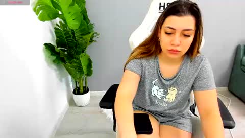 Snapshot of eveeevian chatting on June 2026 08:45:02 AM eveeevian online show from June 2026 08:45:02 AM