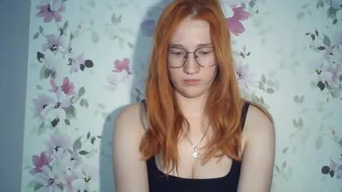 Snapshot of eveliina_shy chatting on July 2026 01:37:01 PM Evelina online show from July 2026 01:37:01 PM