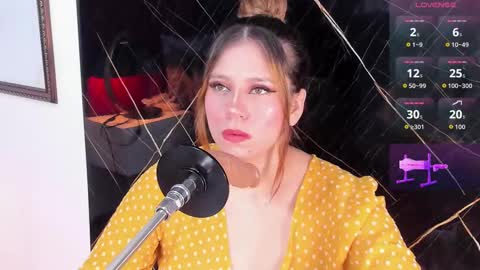 EVELIN online show from September 2025 12:27:02 PM