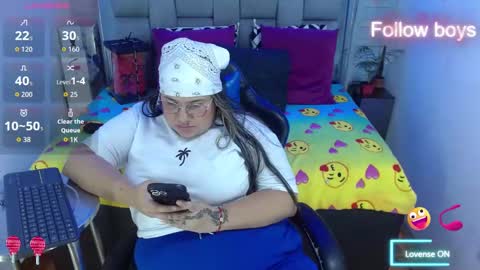 evelin zaens online show from October 2025 04:46:01 PM