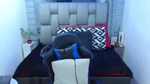 evelin zaens online show from March 2026 05:55:01 AM