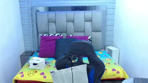 evelin zaens online show from April 2026 03:51:02 AM