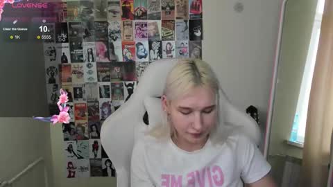 Snapshot of evelinalu chatting on March 2026 08:16:01 AM Evelina online show from March 2026 08:16:01 AM