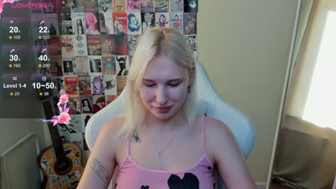 Snapshot of evelinalu chatting on June 2026 01:17:01 AM Evelina online show from June 2026 01:17:01 AM