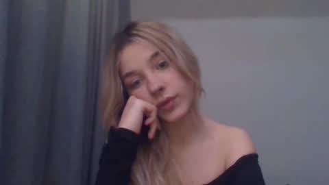 Snapshot of evelinemagnetic chatting on January 2026 03:39:01 PM EvelinaMagnetic online show from January 2026 03:39:01 PM