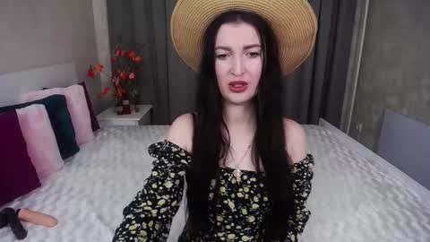 Evelin online show from November 2025 06:12:01 AM