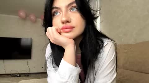 Snapshot of evelinkowski chatting on February 2026 06:01:01 AM Sofia online show from February 2026 06:01:01 AM