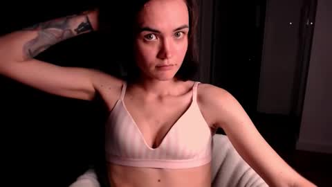 Evelyn online show from November 2025 11:49:02 PM