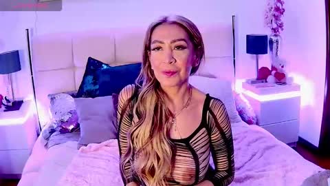 EvelynaGrey online show from November 2025 06:12:01 AM
