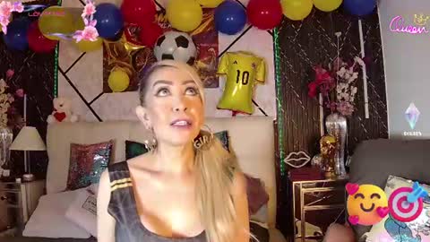 Snapshot of evelynagrey chatting on June 2026 08:19:01 AM EvelynaGrey online show from June 2026 08:19:01 AM