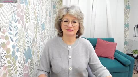 Evelyn online show from December 2024 05:07:01 AM