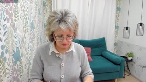 Evelyn online show from February 2025 05:18:02 AM