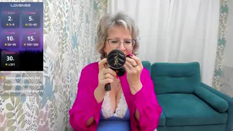 Evelyn online show from February 2025 09:25:02 AM