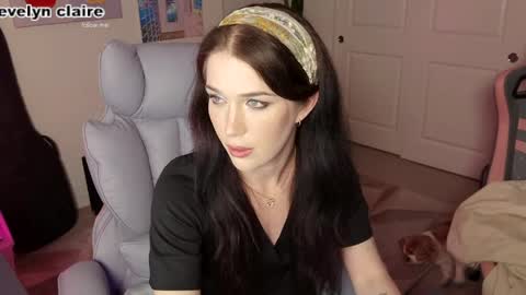 Snapshot of evelynclaire chatting on May 2026 05:01:02 AM Evelyn Claire online show from May 2026 05:01:02 AM