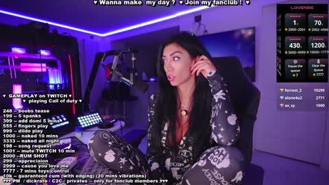 Evelyne online show from December 2024 05:57:02 AM