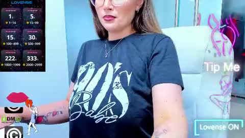 Snapshot of evelyne_rose chatting on July 2026 04:51:02 AM evelyne_rose online show from July 2026 04:51:02 AM