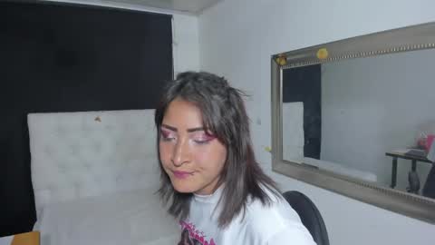 Snapshot of evelynesex chatting on May 2026 03:24:01 AM Evelyne online show from May 2026 03:24:01 AM