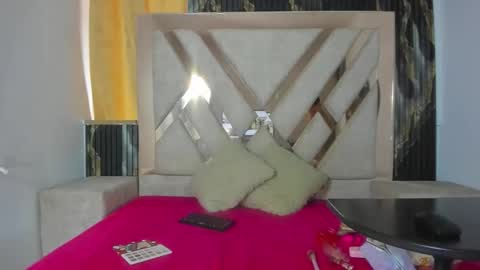 EvelynMoore   online show from January 2026 07:05:02 PM