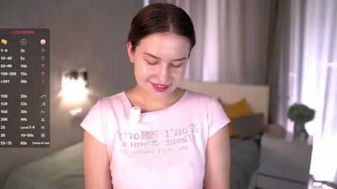 Snapshot of evelynnclaire chatting on June 2026 05:49:02 AM Emily online show from June 2026 05:49:02 AM
