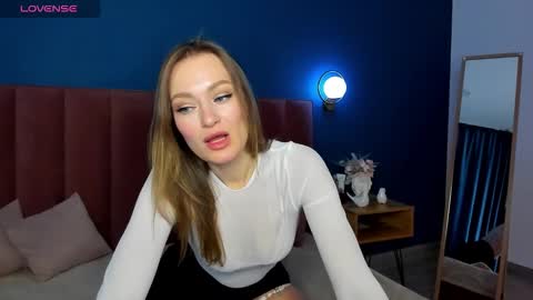 Evelyn online show from November 2025 01:33:01 AM