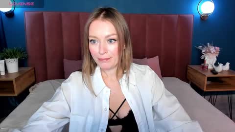 Evelyn online show from November 2025 01:27:02 AM