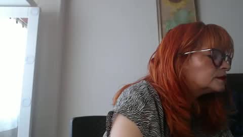 Snapshot of evelynsmithcol chatting on February 2026 03:05:02 PM Evelyn Smith online show from February 2026 03:05:02 PM