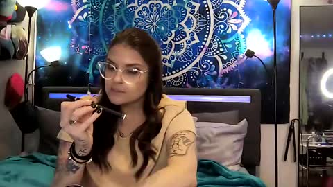 Aly online show from December 2024 10:52:02 PM