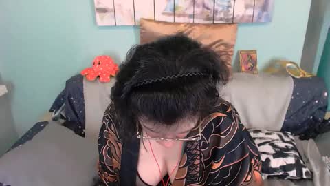 Everly online show from November 2025 07:14:01 PM