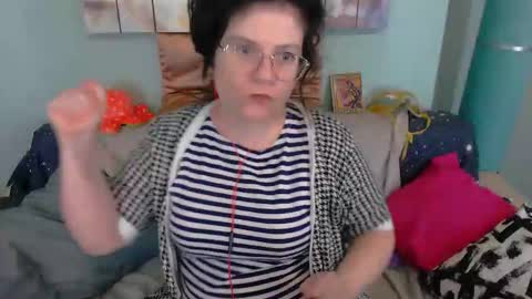 Everly online show from November 2025 05:21:02 AM