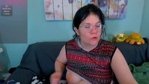 Snapshot of everly_rays chatting on May 2026 12:14:02 PM Everly online show from May 2026 12:14:02 PM