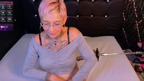 everlyn_sexx online show from March 2026 12:31:01 PM