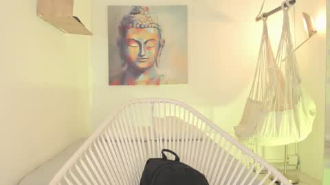 Snapshot of everyh chatting on December 2024 01:43:01 AM Sophia online show from December 2024 01:43:01 AM