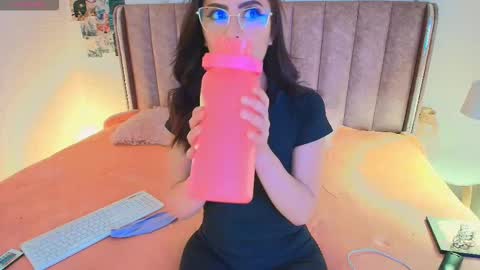 Evette online show from March 2026 12:14:01 AM